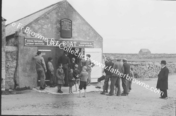 WRECK OF THE NOGI SURVIVORS AND CREW OUTSIDE LIFEBOAT HOUSE